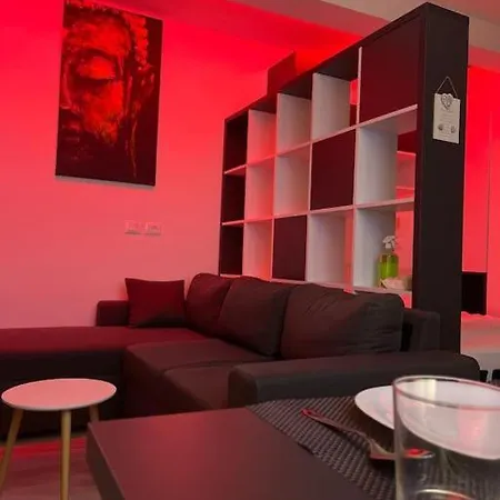Prior Centeroftirana Apartment *